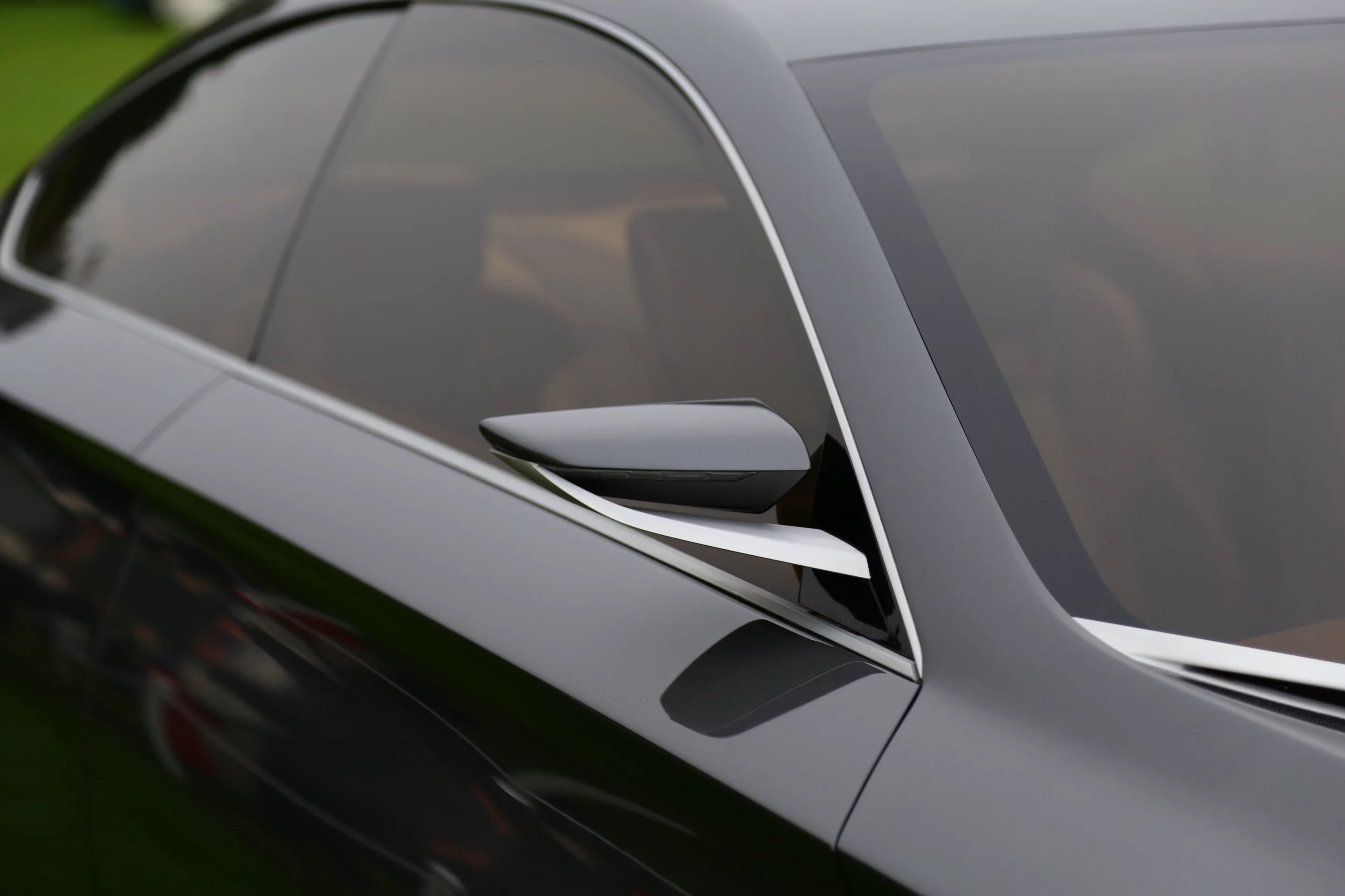 Hyundai HCD-14 Genesis employs a 5.0 liter Tau V-8 engine paired up to an 8-speed gearbox driving the rear wheels (Photo: Angus MacKenzie/Gizmag.com)