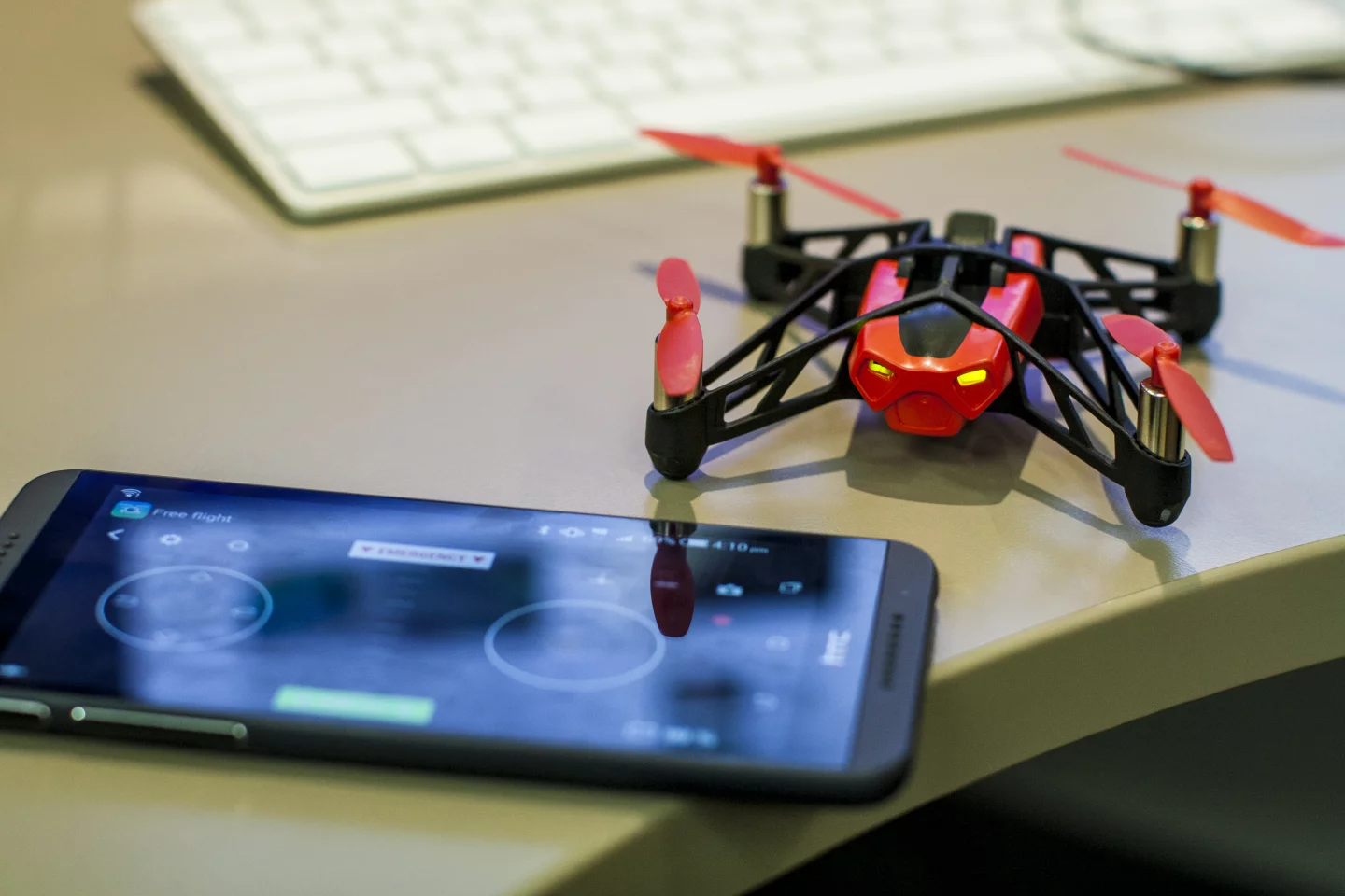 Charging the Rolling Spider via the Micro USB cable is a game you'll quickly get used to playing, with a battery life of eight minutes (Photo: Nick Lavars/Gizmag)