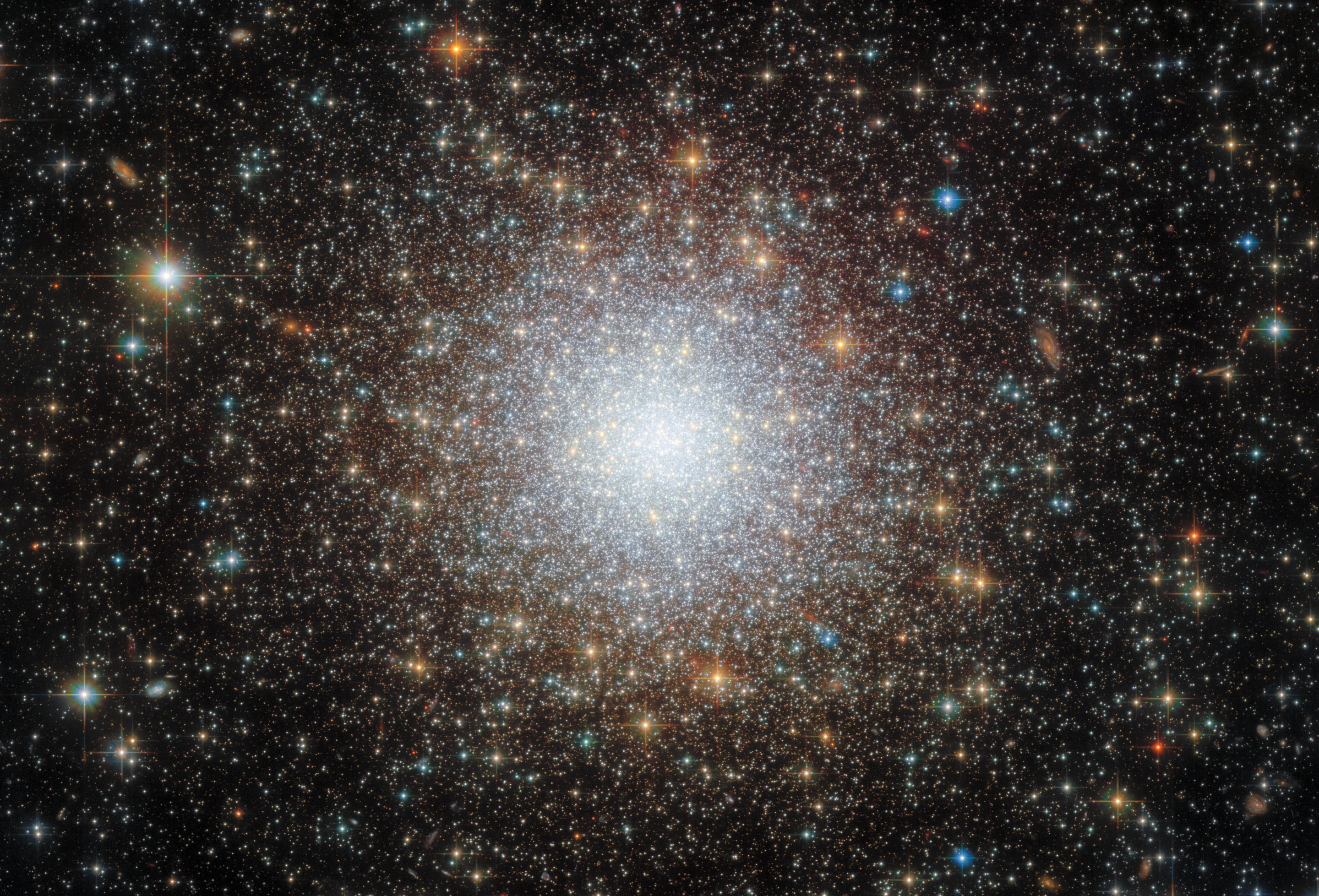 A Hubble image of the densely packed globular cluster NGC 2210, located in a satellite galaxy orbiting the Milky Way