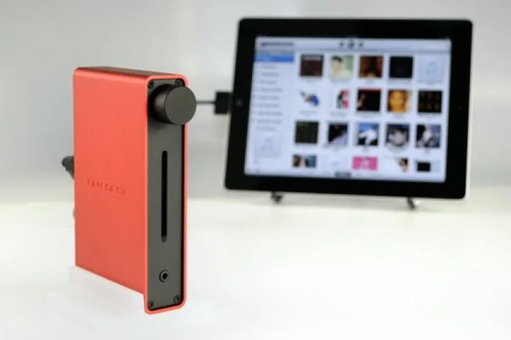 NuForce's Icon iDo takes the audio signal from an iPod, iPad or iPhone and converts it to audiophile-grade CD quality analog and coaxial or powered headphone amp output