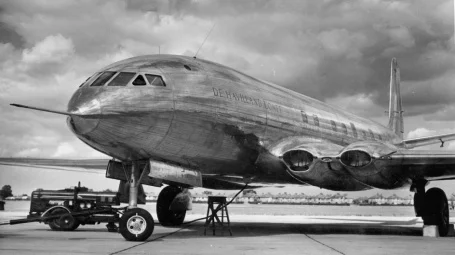 The Comet-1, which became the world’s first passenger jet airliner in 1952