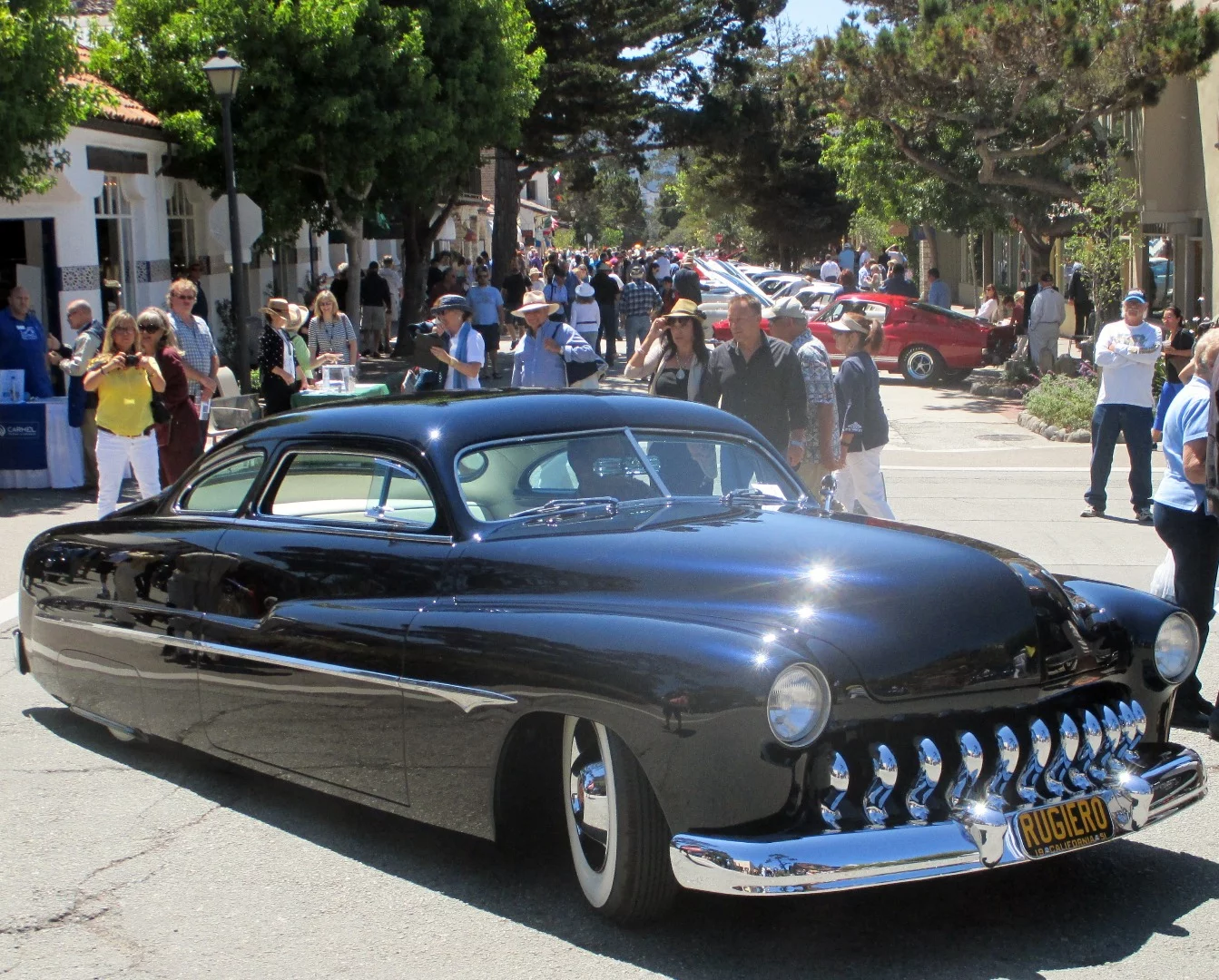 A Mercury Custom appraoch for its award on Ocean Ave.