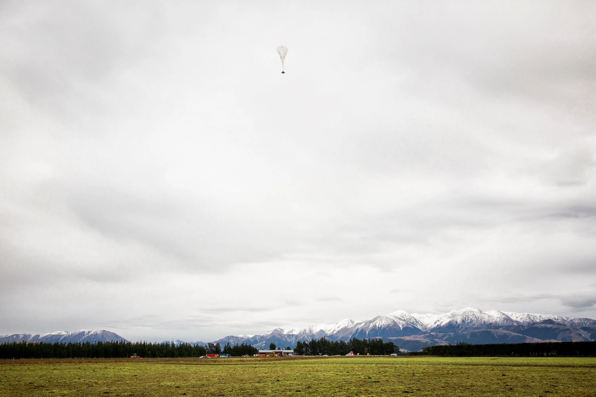 At higher altitudes, the winds are more mild - only 5 to 20 mph (8 to 32.2 km/h) - but still strong enough to carry the balloons to other areas