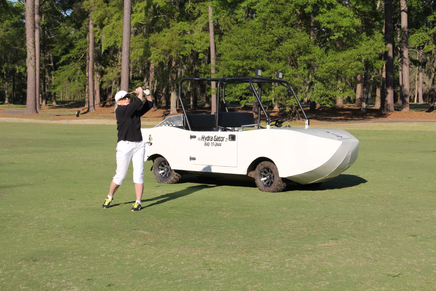 CAMI's new US$60,000 Hydra Gator is a diesel-electric hybrid amphibious vehicle