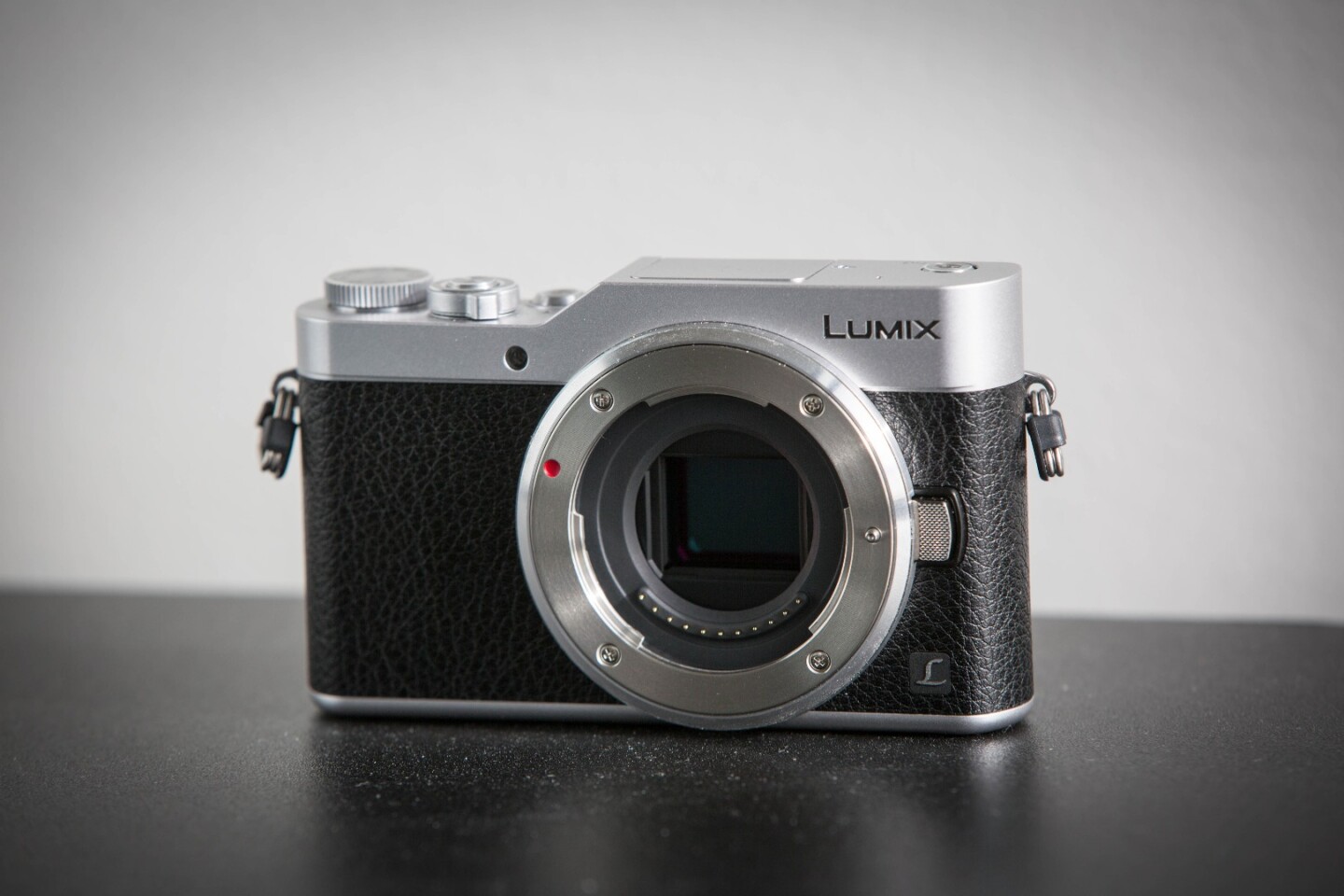 The 16MP CMOS sensor on the Lumix GX850