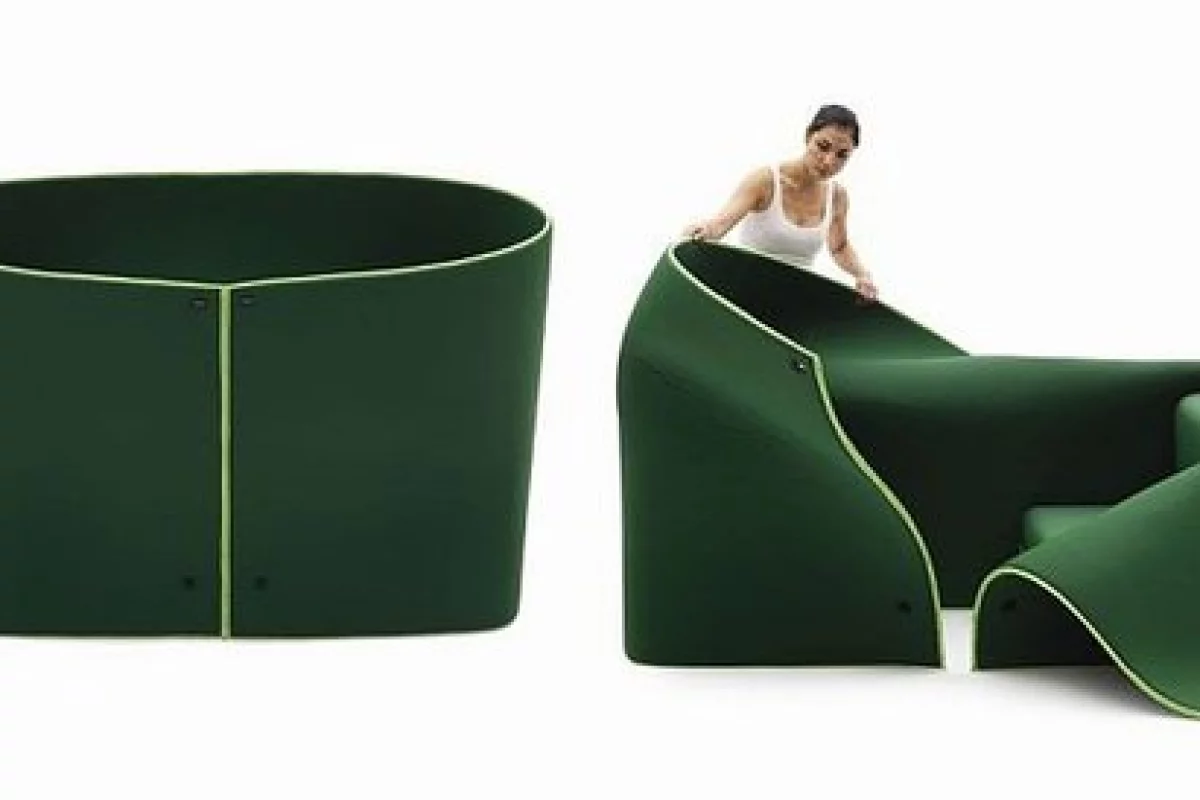 Sosia's side panels can be raised to create a secret cubby or dressing room (Image from Campeggi)
