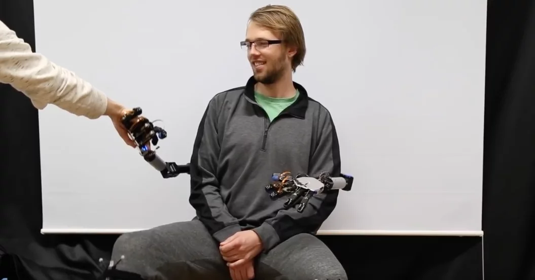 Too lazy to use your own hand to greet a friend?