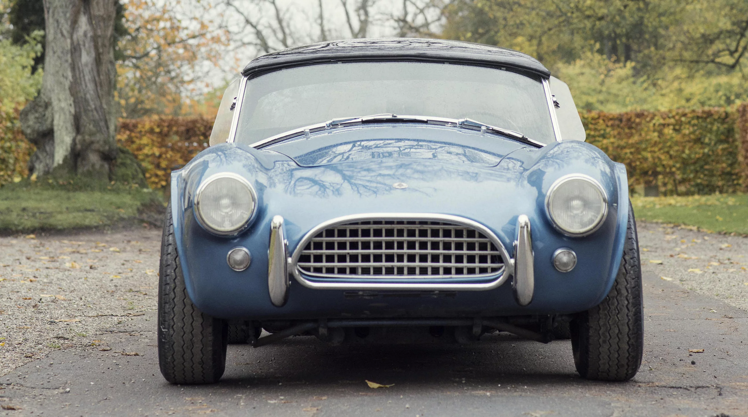 one of the all-time great classic sports cars, the ex-Amschel Rothschild 1966 AC Cobra 289 'Mark II' Roadster, sold to a British bidder in the room for an above-estimate price of €937,250 (£707,686).