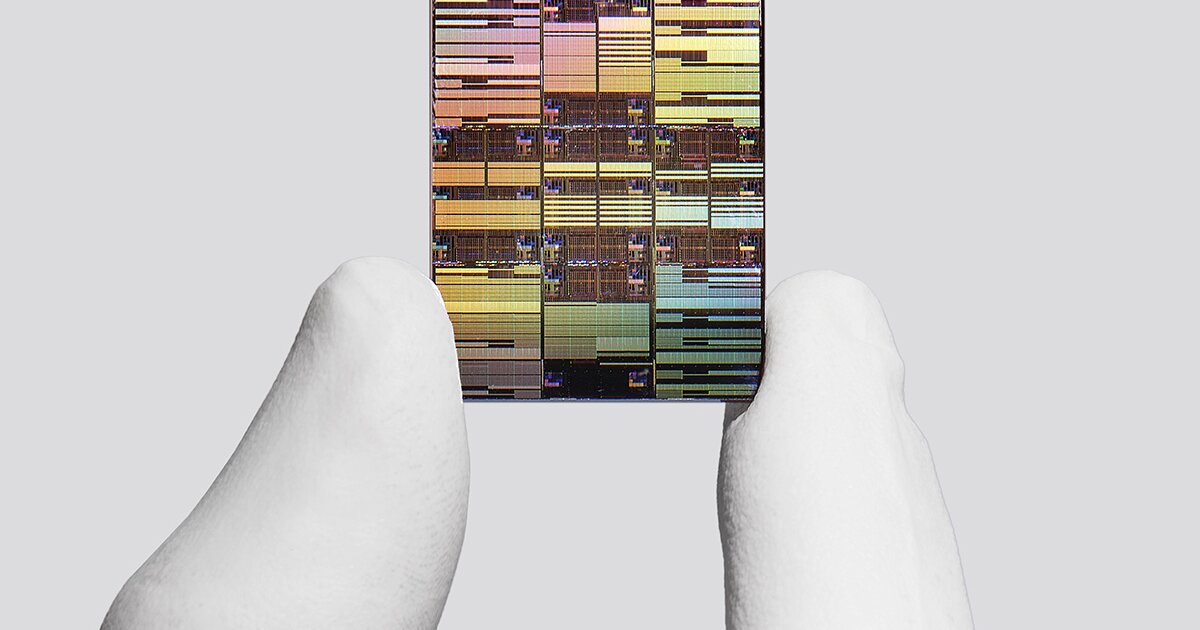 IBM fits ~100 billion transistors on a fingernail-sized chip