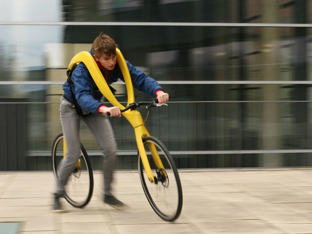 The Fliz being ridden by someone clearly practised in the art