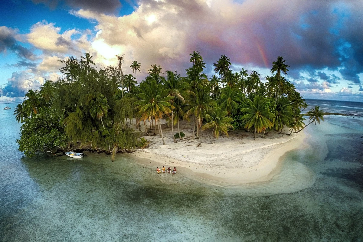 An amazing photo of this tropical island in French Polynesia won third prize in the Nature category