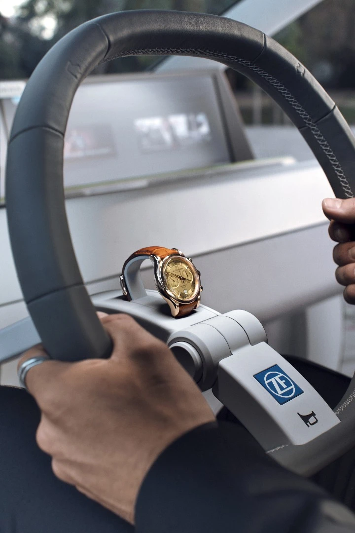 Rinspeed imagines the watch being wound by steering motions