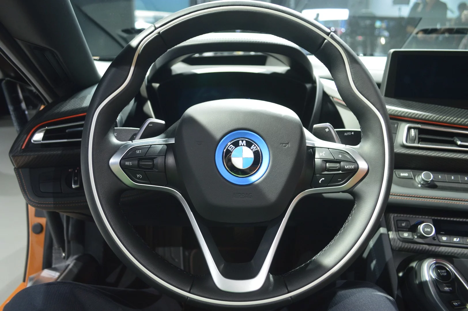 The 2019 BMW i8 has 0-60 mph (0-92 k/h) times of 4.2 seconds for the Coupe and 4.4 seconds for the Roadster