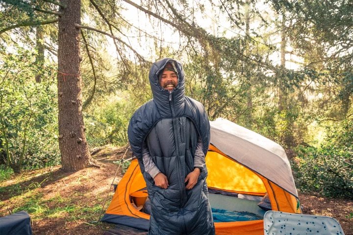 he Crash Sack is available in three sizes and is rated down to 45º F