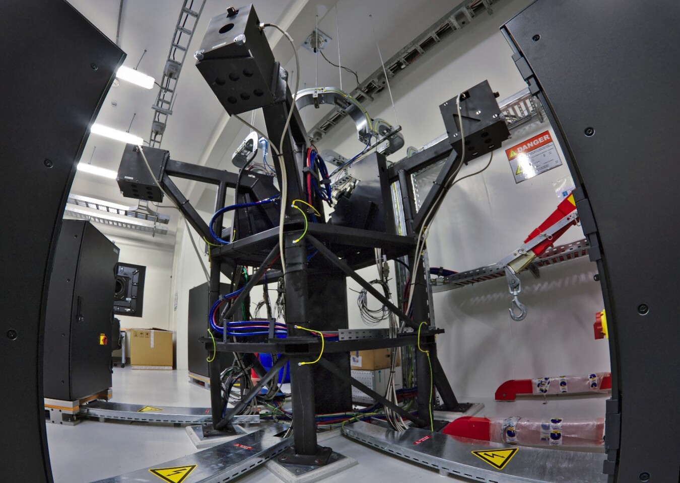 Front-end structure where the light beams coming from the four VLT Unit Telescopes are brought together and fed into fibres