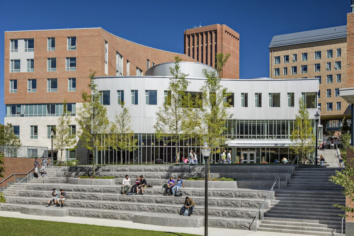 The Commonwealth Honors College in the University of Massachusetts was designed by William Rawn Associates, Architects. It comprises a mix of unit types that provides 1,500 beds in seven new buildings