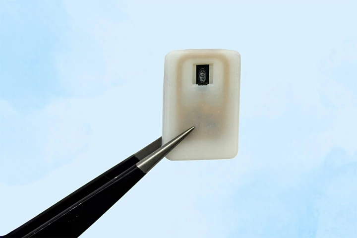 The MIT team's glucagon implant features a drug reservoir sealed with an alloy that changes shape when heated, so it can dispense its contents on demand