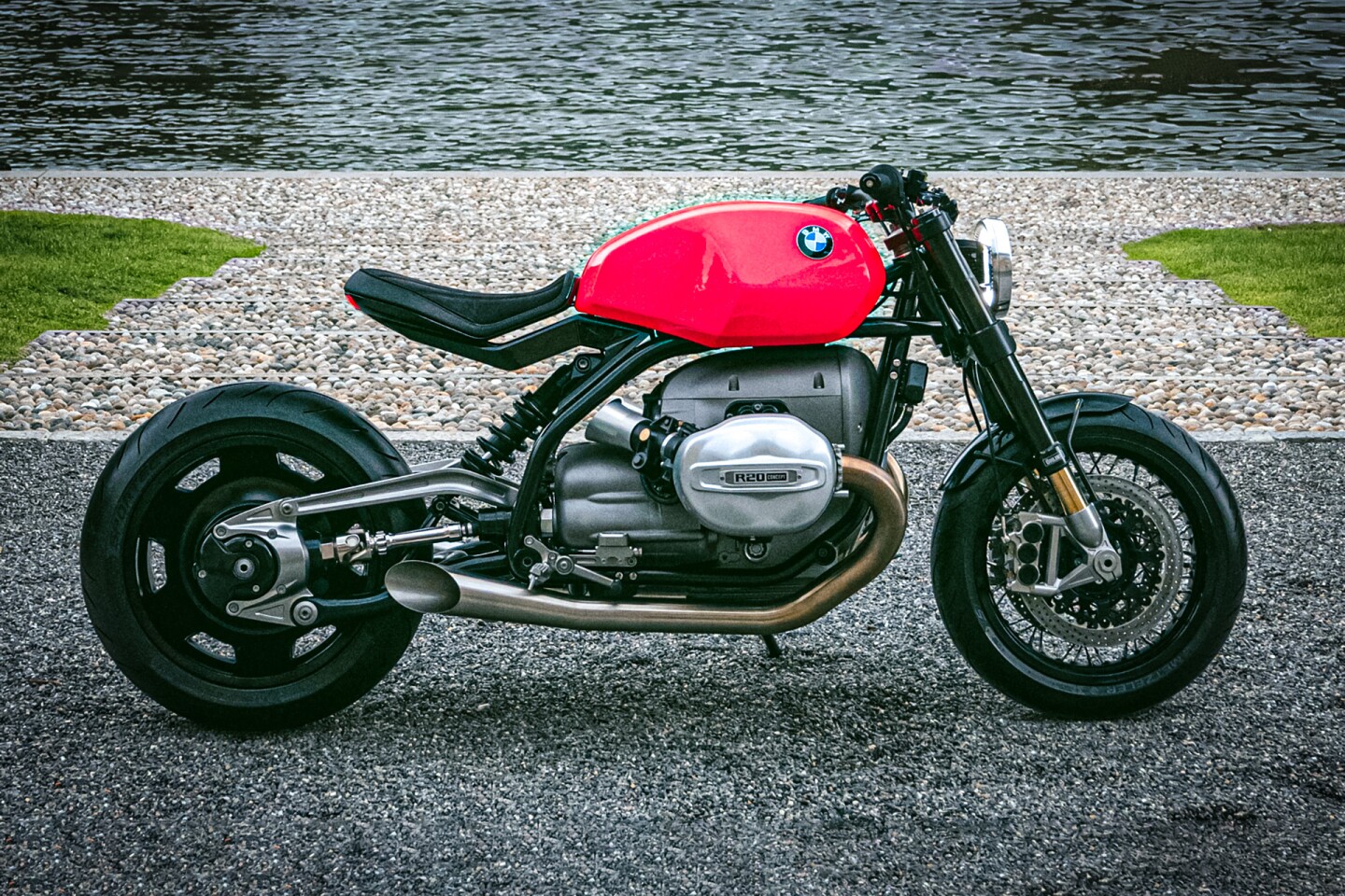 2,000cc BMW boxer perfects motorcycling's Golden Ratio