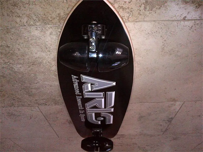ARIS Sport's longboard-style Blade Runner skateboard