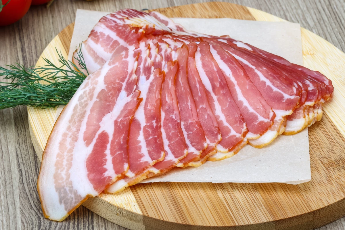 Bacon and other cured or processed meats tend to be high in nitrites