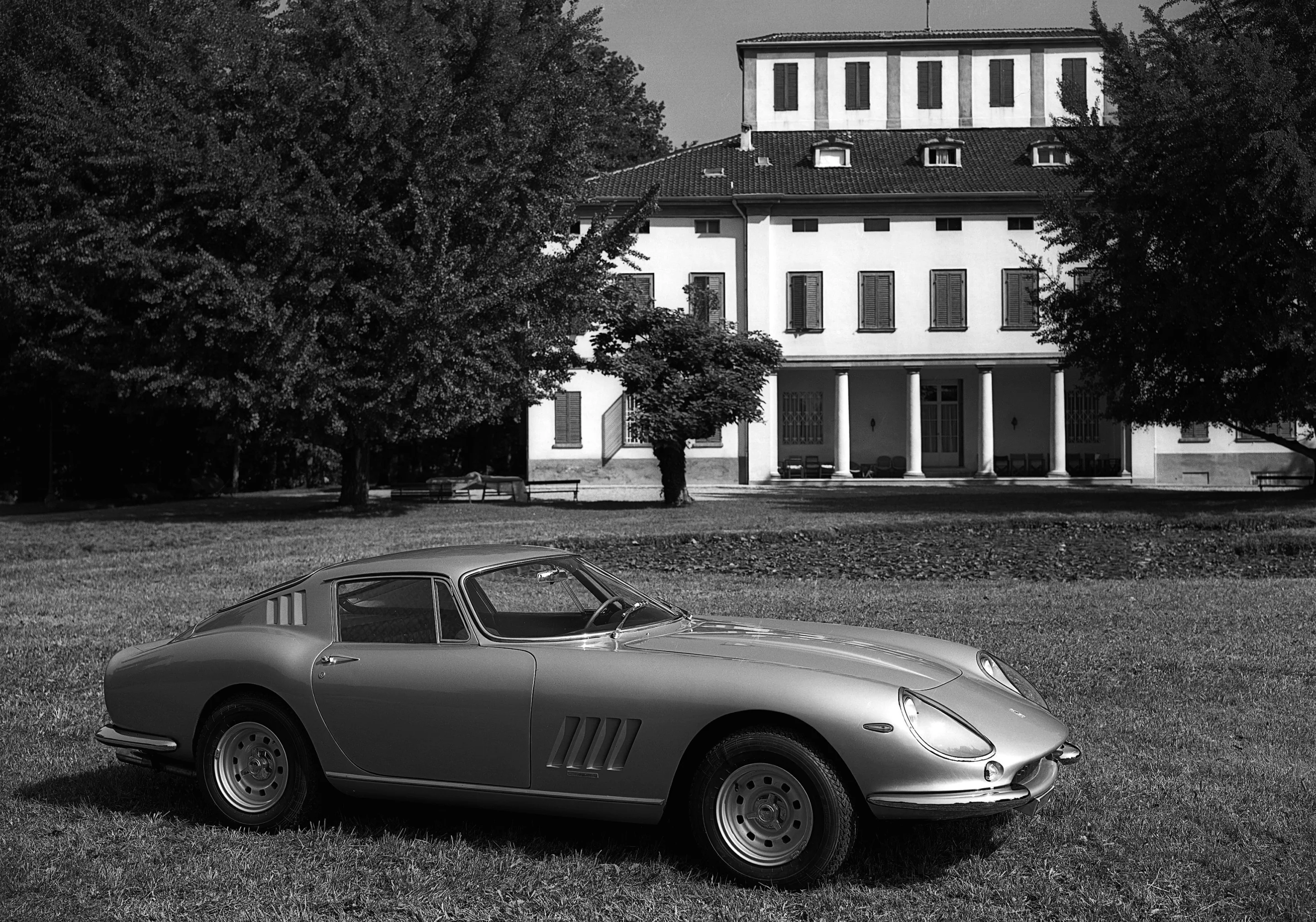 Ferrari 275
