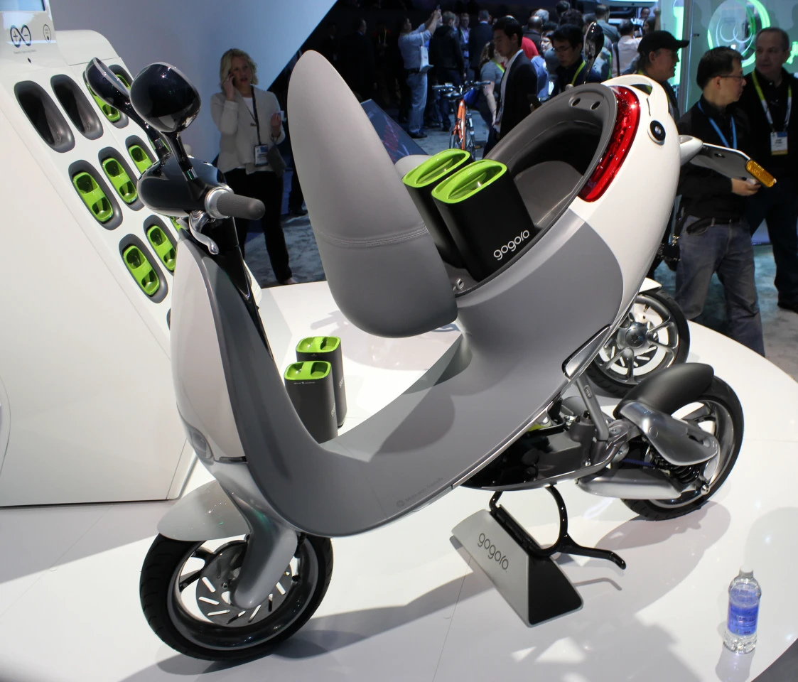The Gogoro app also allows riders to customize functions like the throttle control and regenerative braking to further reduce energy usage (Photo: Will Shanklin/Gizmag.com)