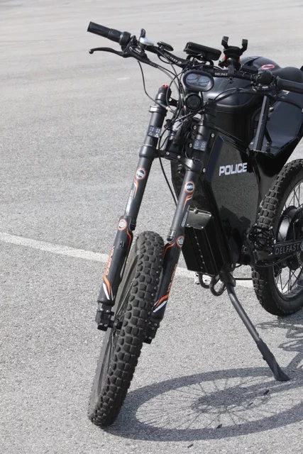 Delfast reckons that Police Departments could save up to $2,000 per year by transferring officers from motorcycles to Top Cop e-bikes