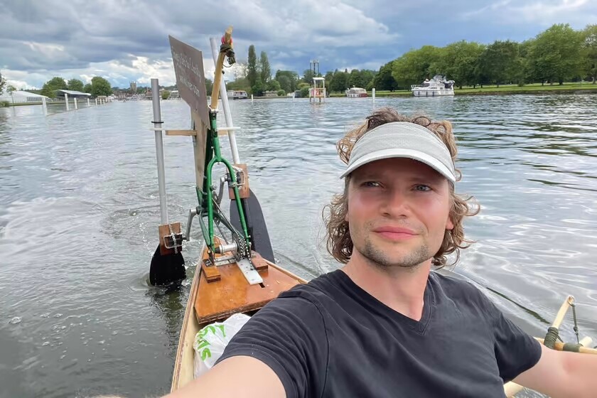 Ben Kilner in his original creation, the Jamima Paddleduck, with its paddles visible in the rear