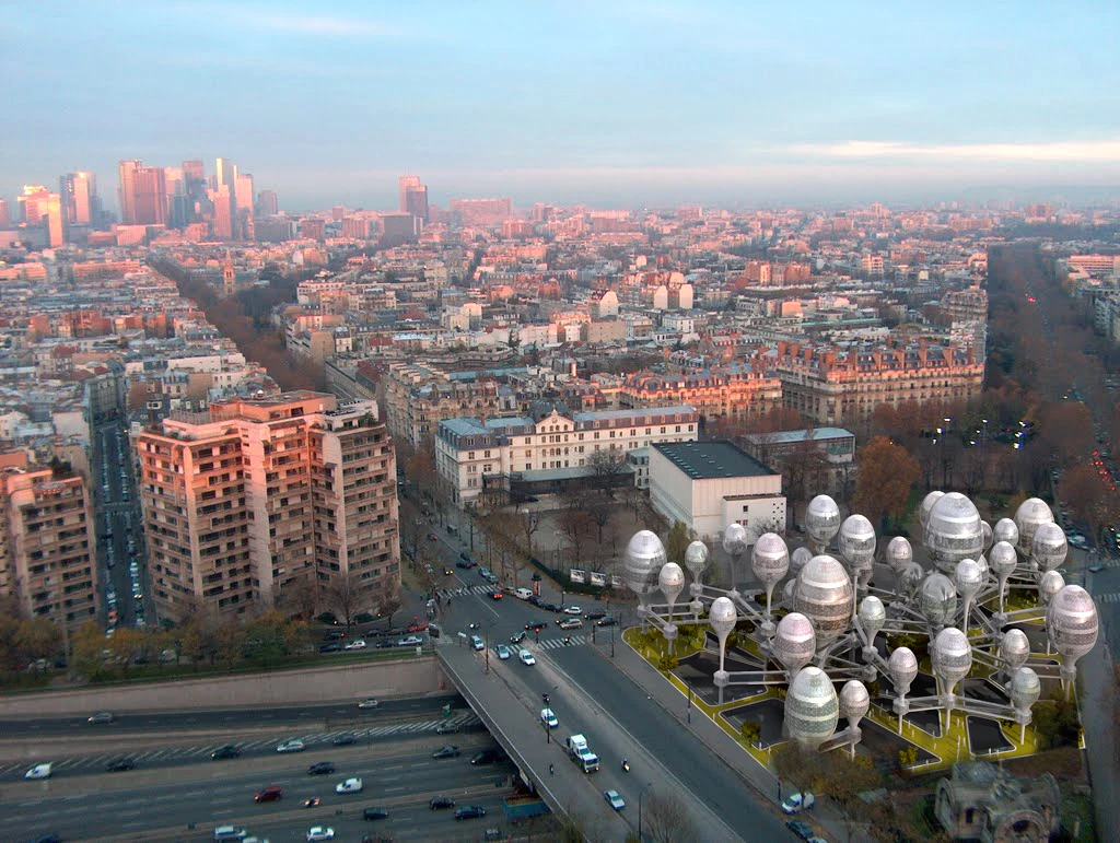 The proposal looks a little reminiscent of Brussels' existing Atomium (Image: Planning Korea)