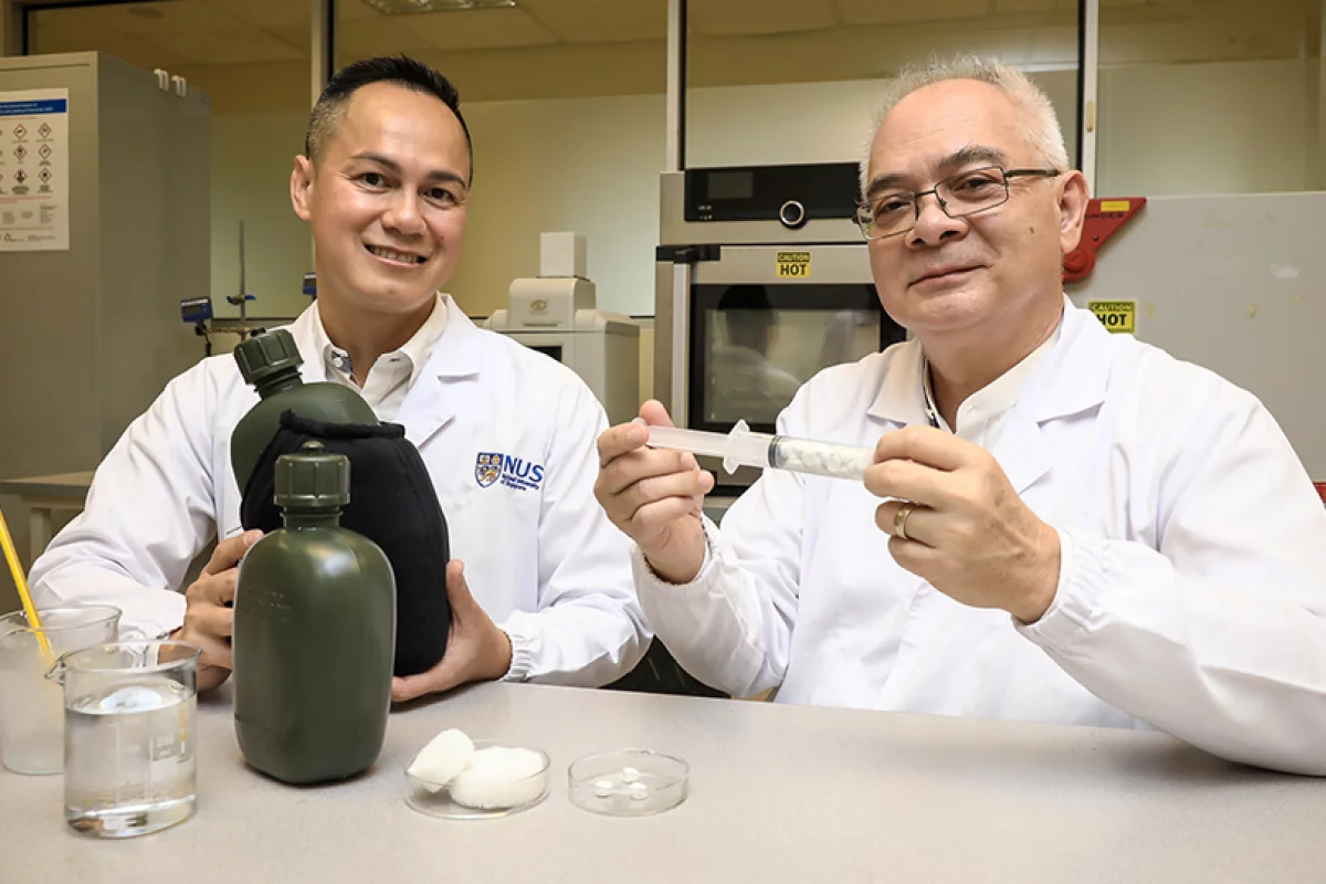 The cotton aerogel has been used to make canteen-insulating jackets and injectable capsules that stop wounds from bleeding – although it could have many other applications
