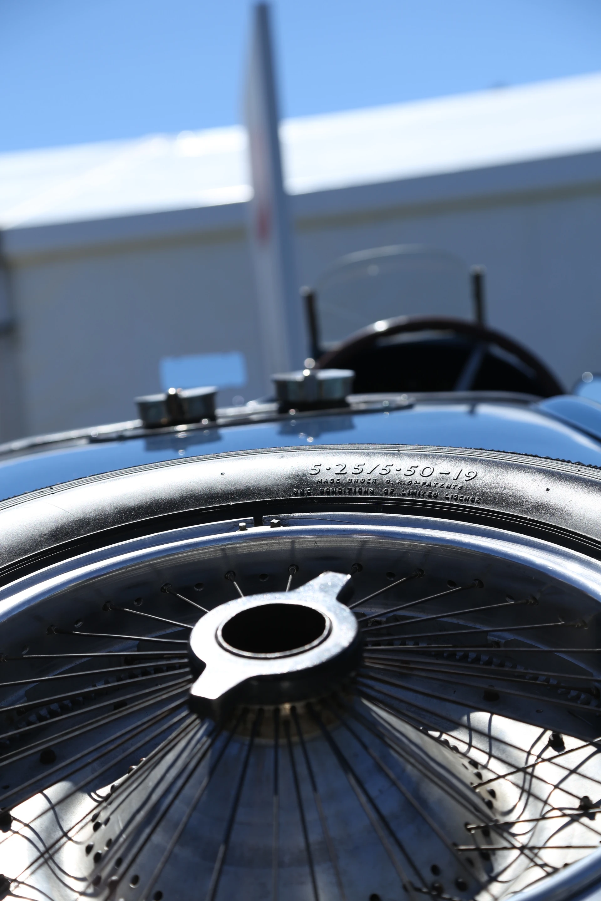 Bugatti 57G Tank only used its two rear wheels to move the car via a 4-speed gearbox, unlike the Veyron which powers all four wheels through a 7-speed transmission (Photo: Angus MacKenzie/Gizmag.com)