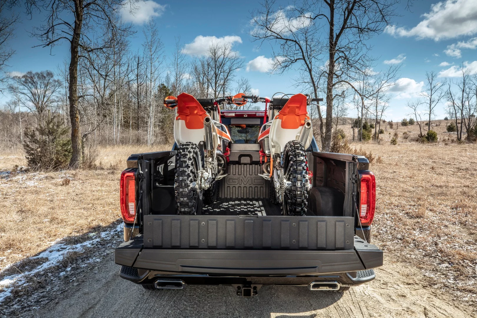 GMC's MultiPro tailgate is also an integral part of the new CarbonPro carbon fiber truck bed