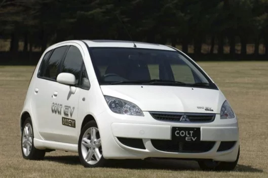 The in-wheel motor test car, Colt EV, is based on the standard compact vehicle, Colt. After removing the combustion engine, fuel tank and transmission, two in-wheel motors were fitted to the rear wheels and powered by a floor-mounted lithium-ion battery