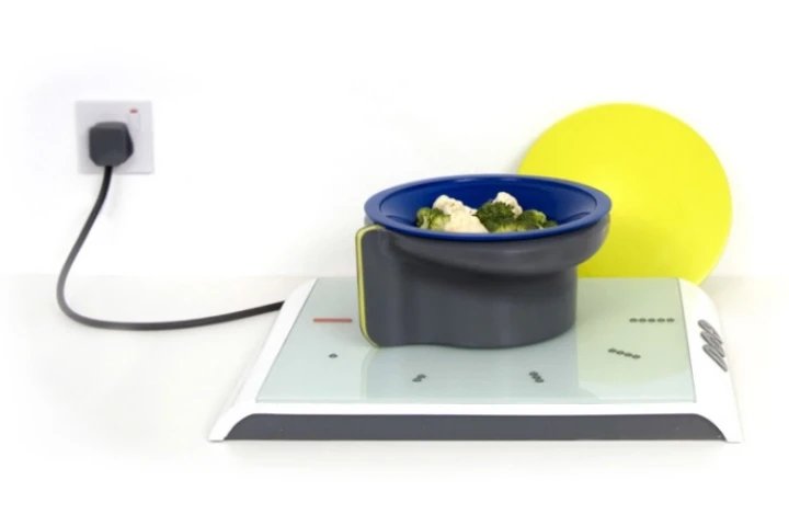Touch&Turn cooking system remains cool to the touch and has a user-friendly control panel