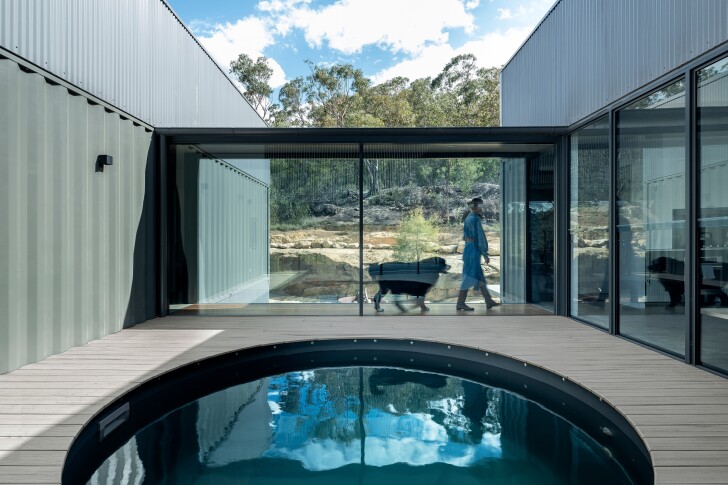 Colo Crossings was built using a total of four shipping containers, which have been heavily modified and arranged around a plunge pool