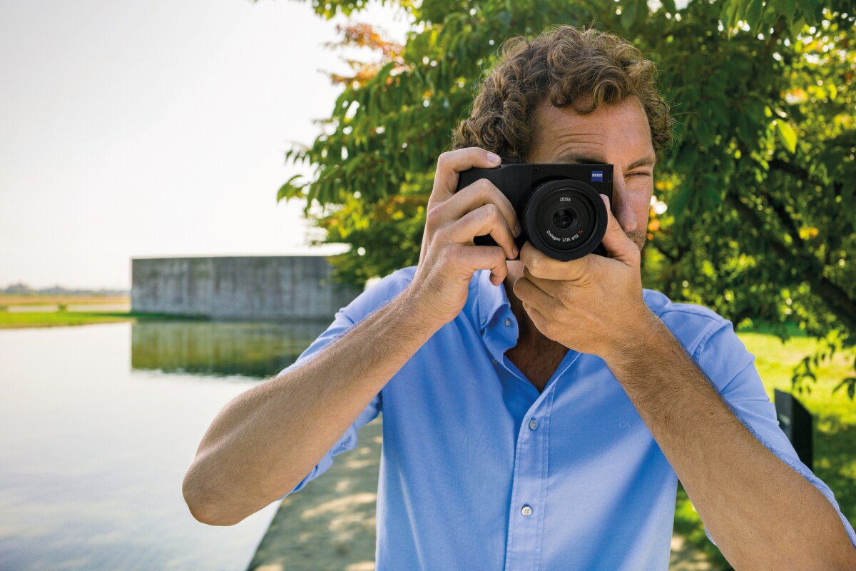 Zeiss releases full-frame mirrorless with in-camera image editing