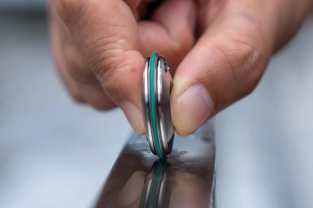 For an added cost, buyers can choose between five O-ring colors, and outer ring colors of anodized blue or yellow