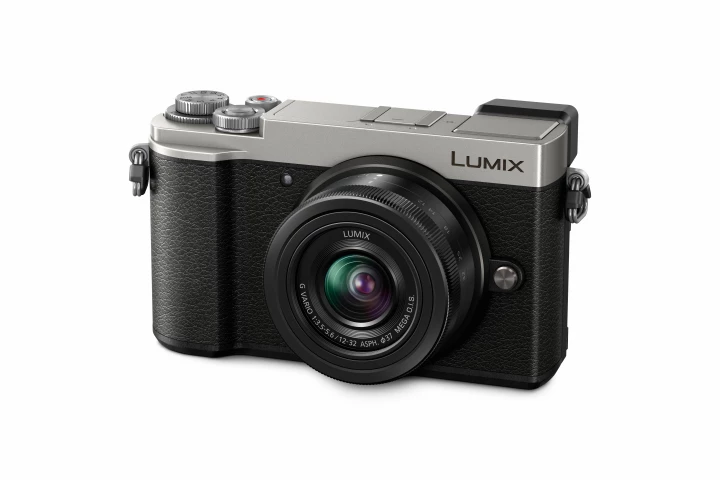 Another evolutionary update to the GX series, the GX9 is Panasonic's newest compact micro 4/3rds street and travel shooter