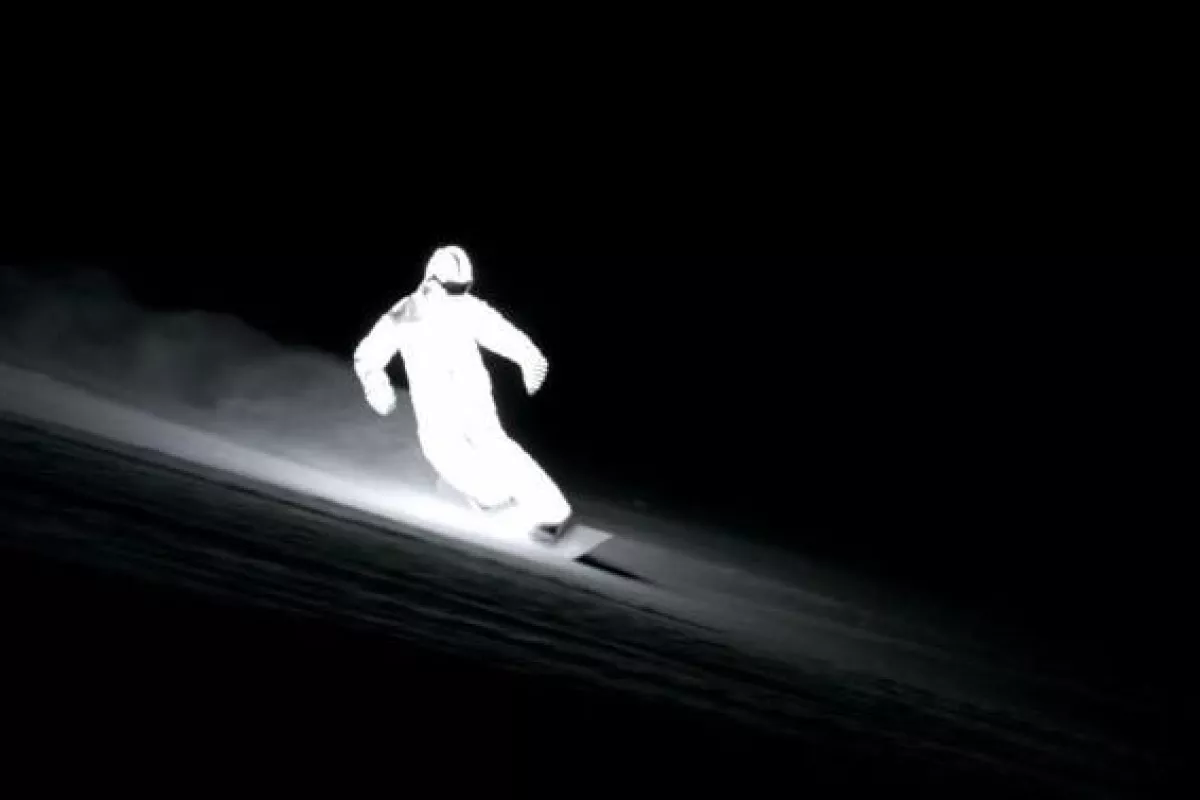 A bright apparition shreds