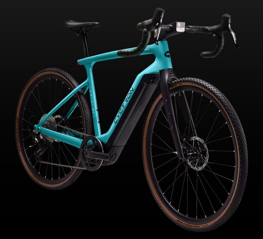 The mid-mount motor delivers 100 Nm (74 lb ft) of torque
