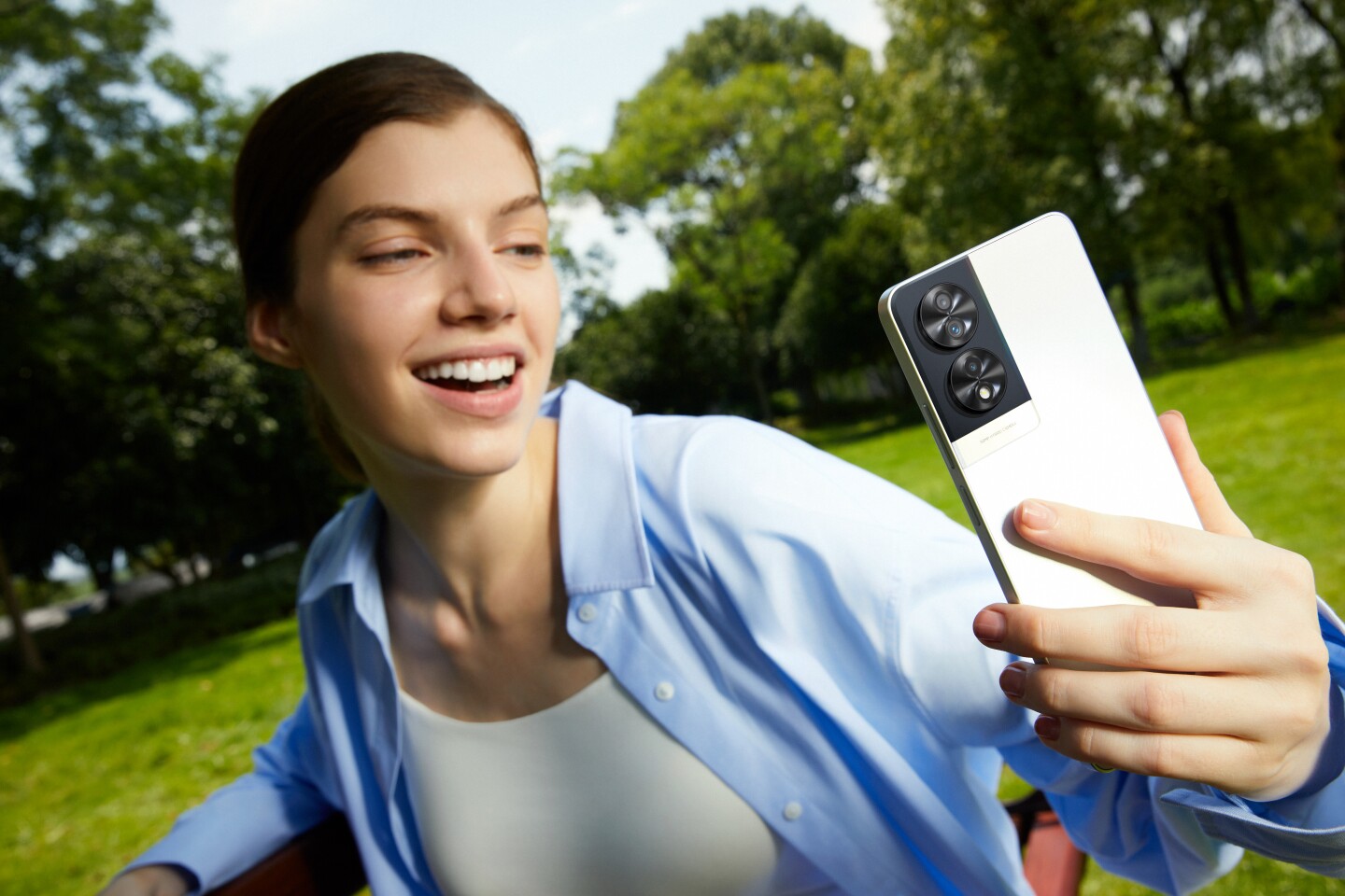 The 5G model comes with a 50-MP main camera along with a 2-MP depth and 2-MP camera, while the non-5G handset (shown) benefits from a 50-MP main, 5-MP ultra-wide and 2-MP macro camera