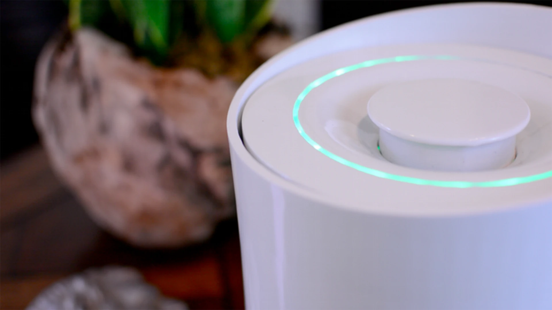 Checking progress towards a goal can be handled either on the connected smartphone or by pressing a touch button on the device itself, with a ring of 360 LEDs around the handle providing visual feedback