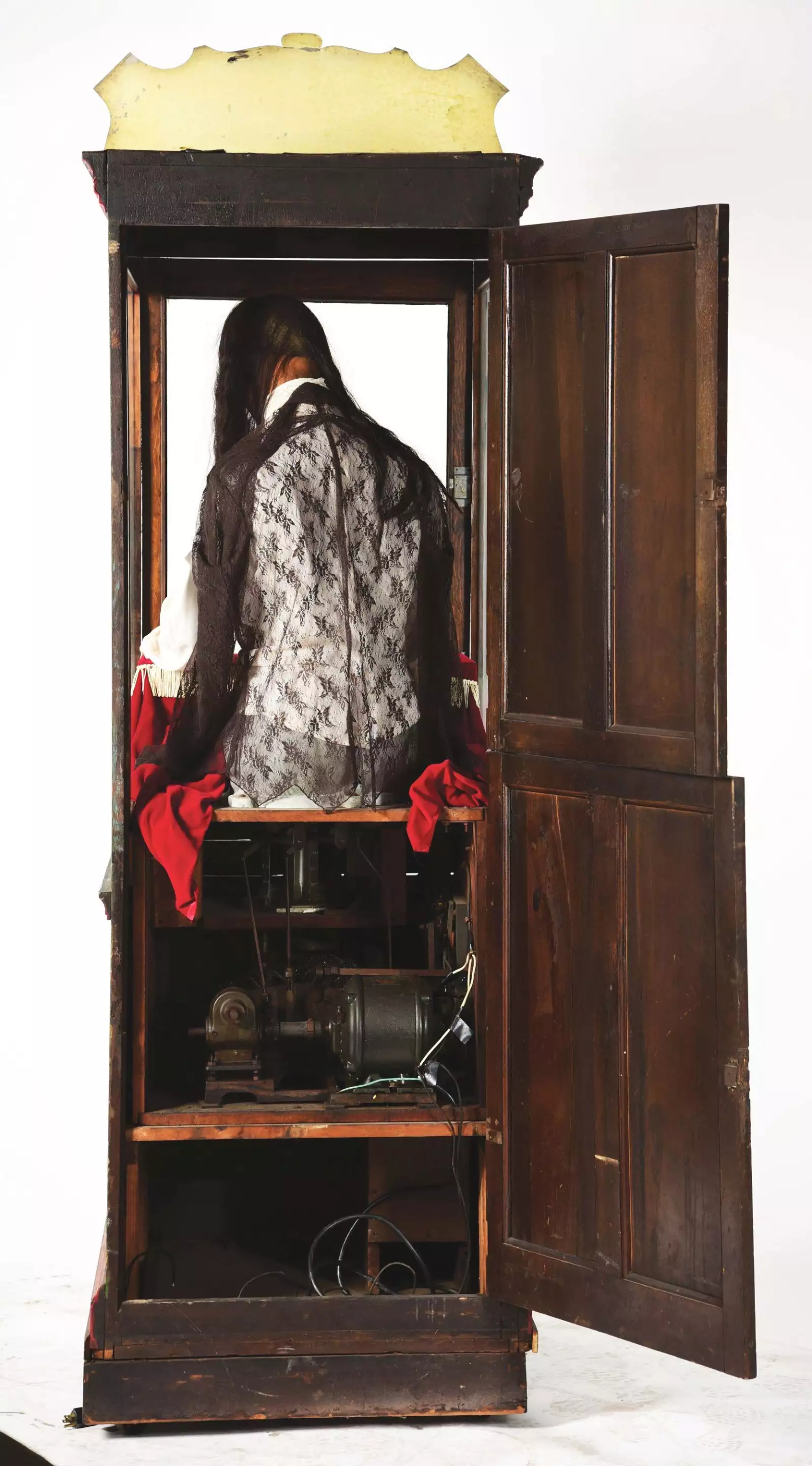 Princess Doraldina Fortune Teller Machines | Sold for: $24,000 by Morphy on June 20, 2020