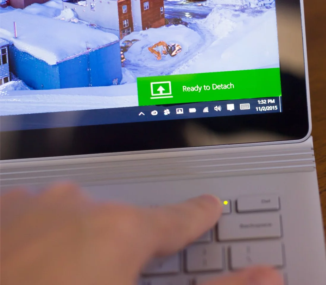 Long-pressing a hardware key (or tapping a system tray icon) will detach the screen for Clipboard Mode