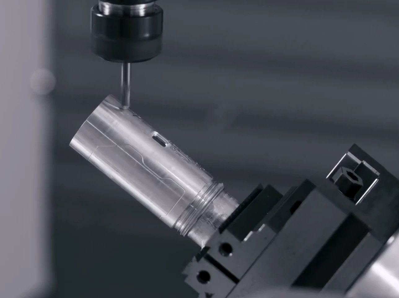 Flextail optimized the Zero 2.0's aluminum alloy unibody to save weight