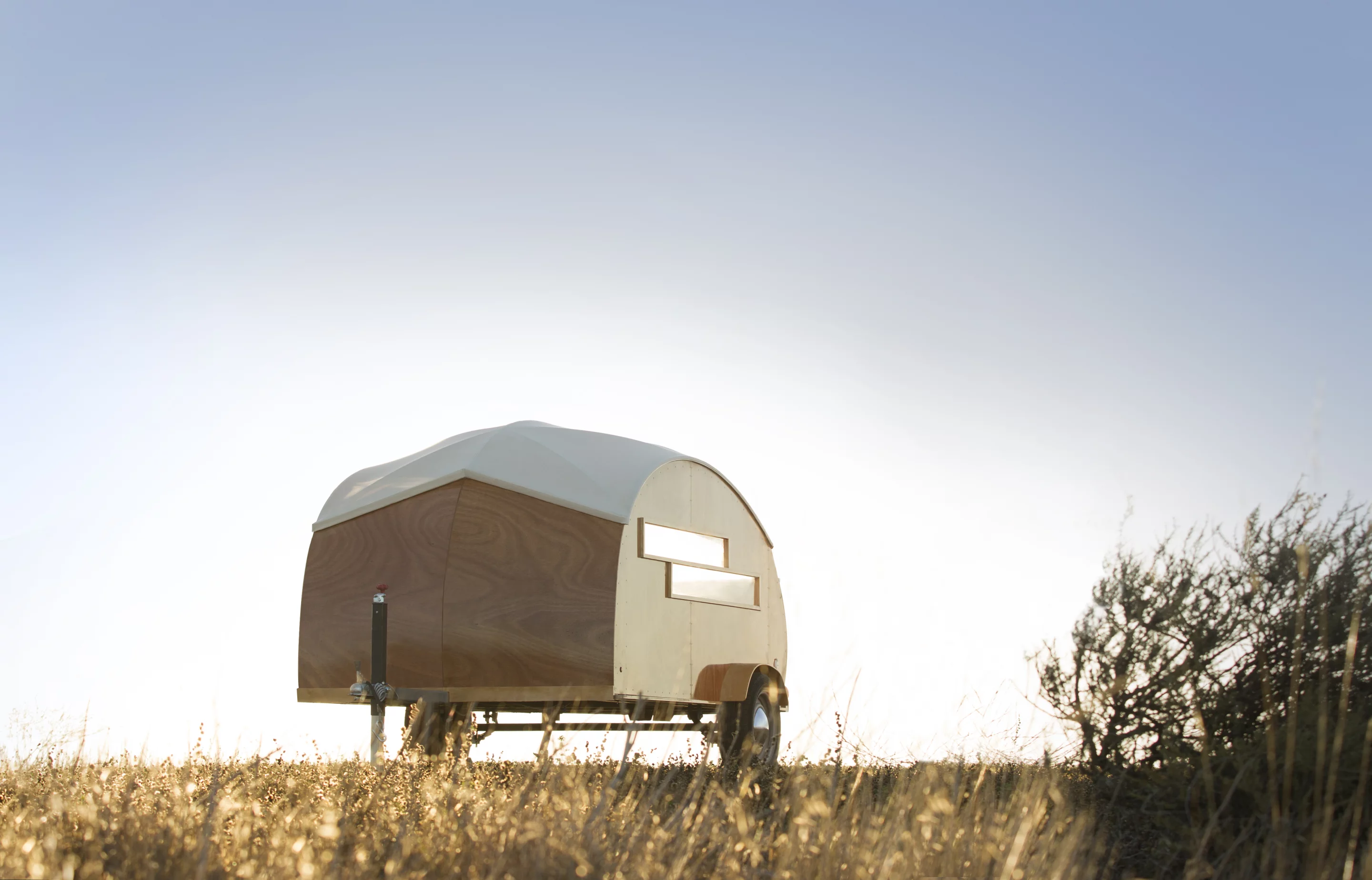 At present, the first three caravans are being constructed as special limited editions at Hütte Hut's headquarters in Santa Barbara, California