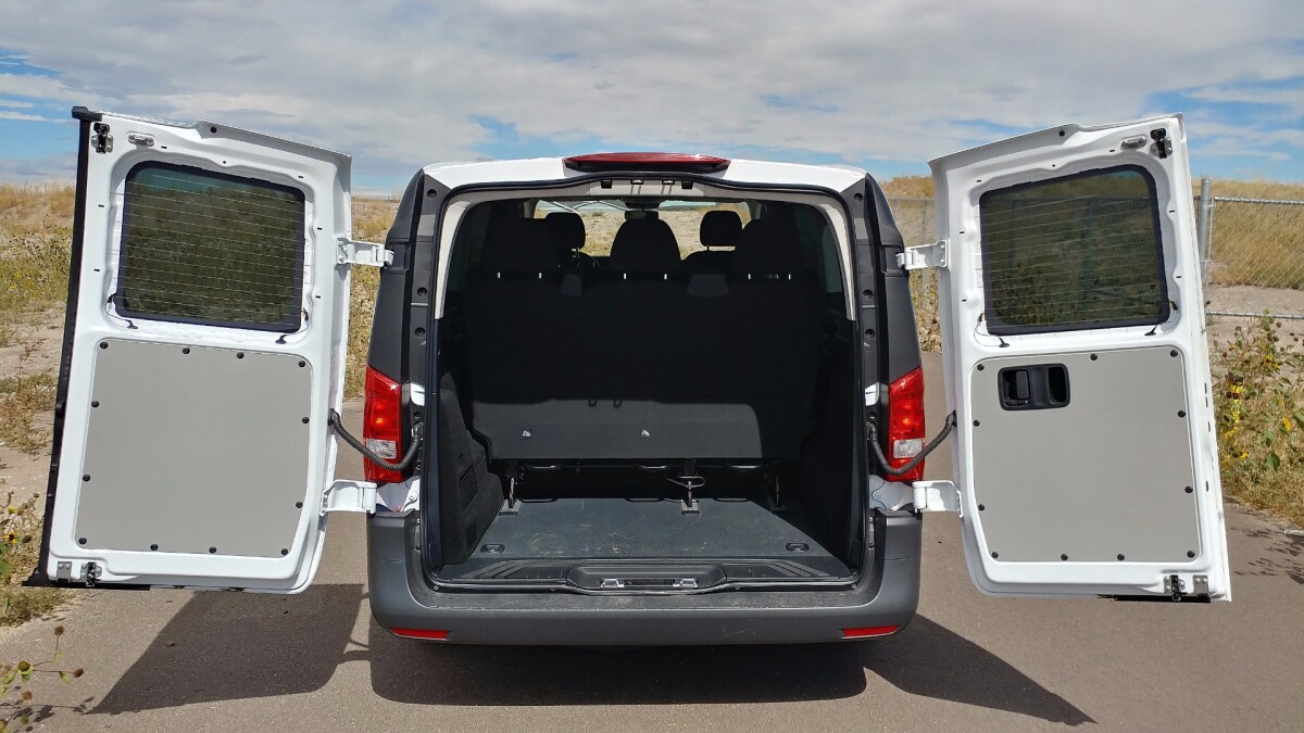We note that on the Metris Passenger, the rear doors hing out to only 180 degrees versus the 270-degree double-hinge that's standard on the Cargo versions of the van