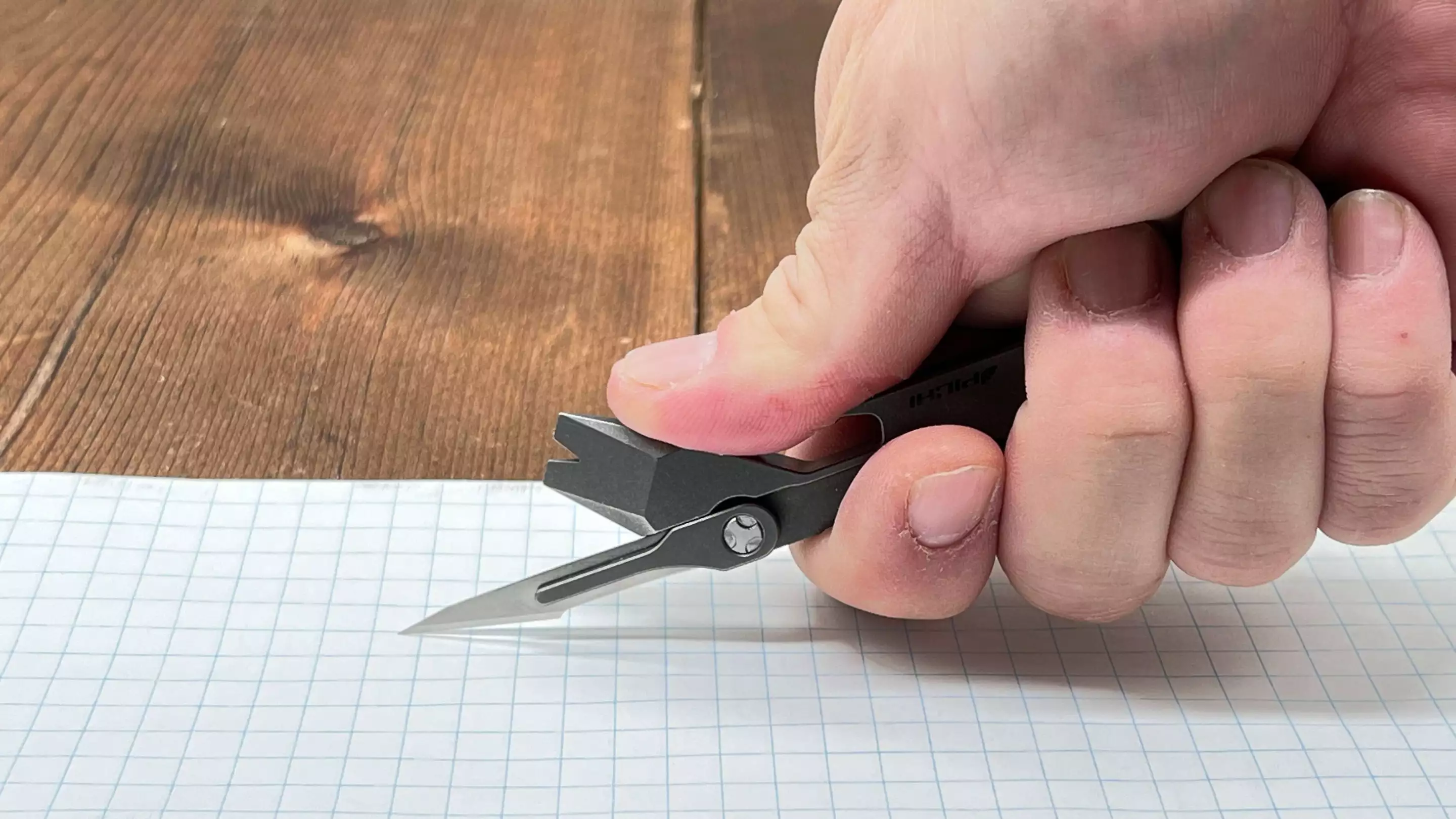 Cutting tasks can be performed with the Pichi X2's fold-out No. 11 high-carbon steel surgical blade