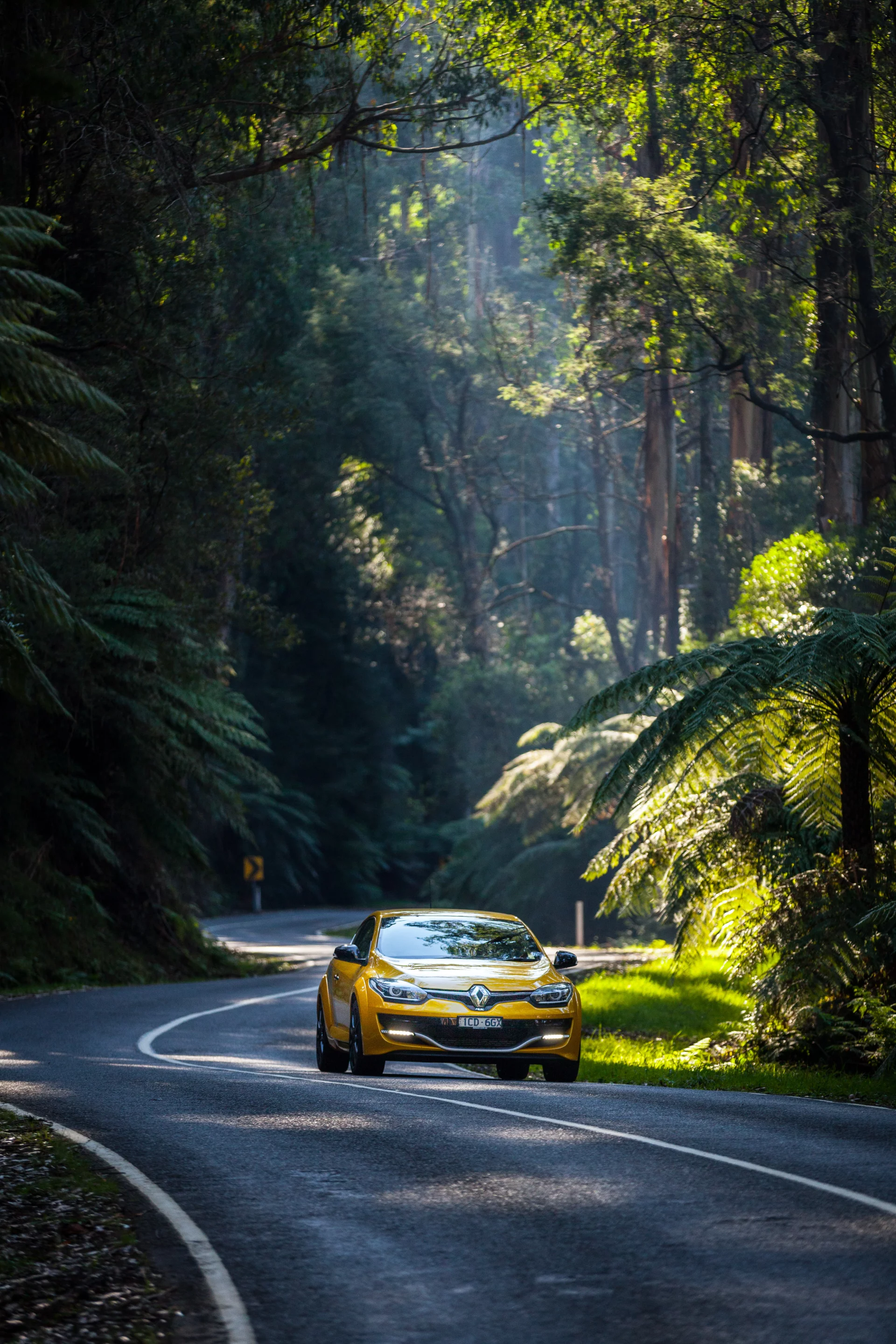 Carving corners is what this Megane RS Trophy does best (Photo: Loz Blain/Gizmag.com)
