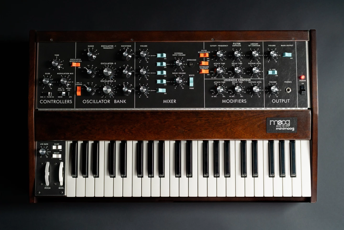 The Minimoog Model D is built around the original sound engine and signal path design, but has been enhanced with an analog LFO, MIDI, spring-loaded pitch wheel and more for today's musicians
